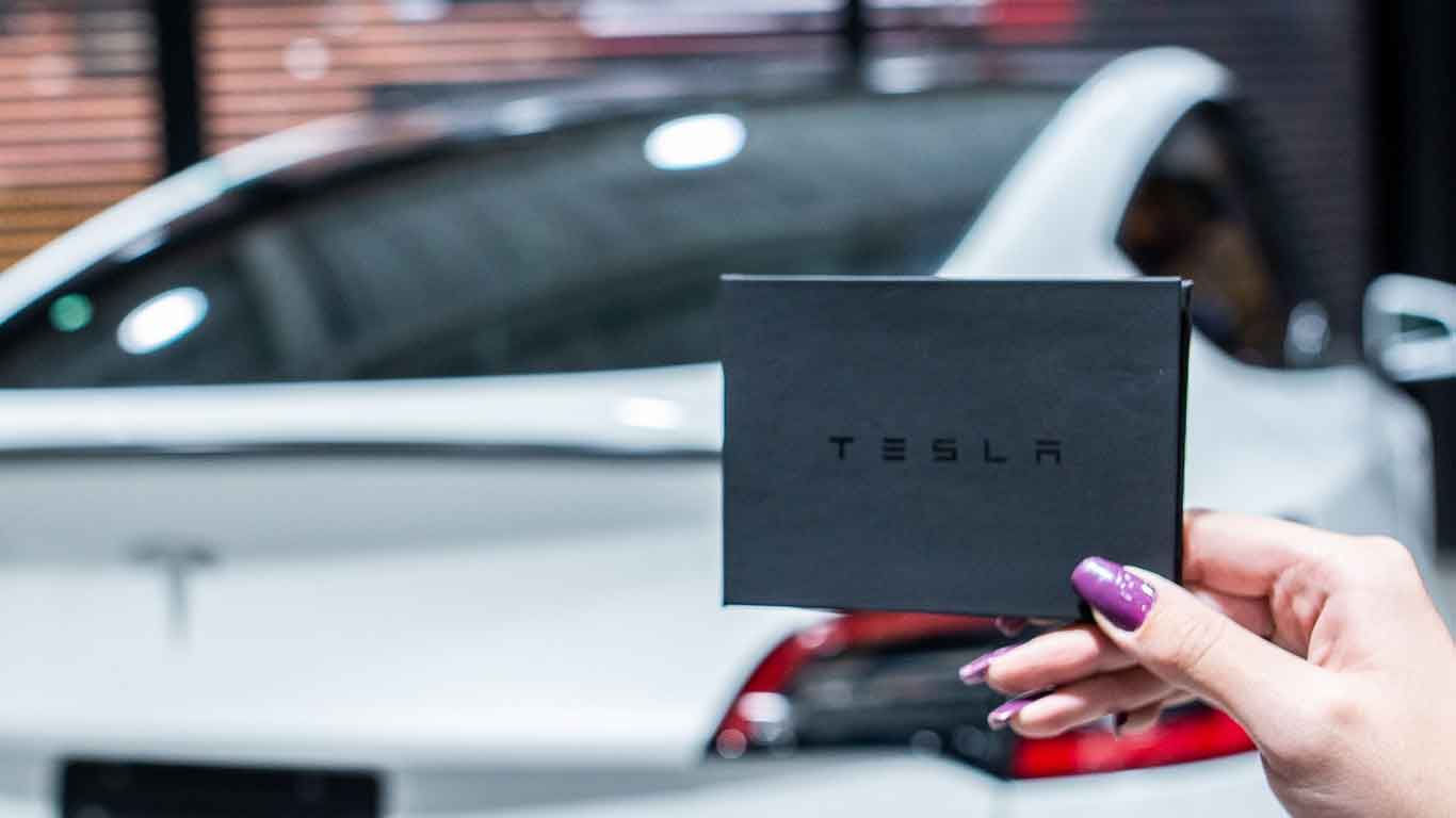 Tarjeta (llave) Tesla Tarjeta (llave) Tesla